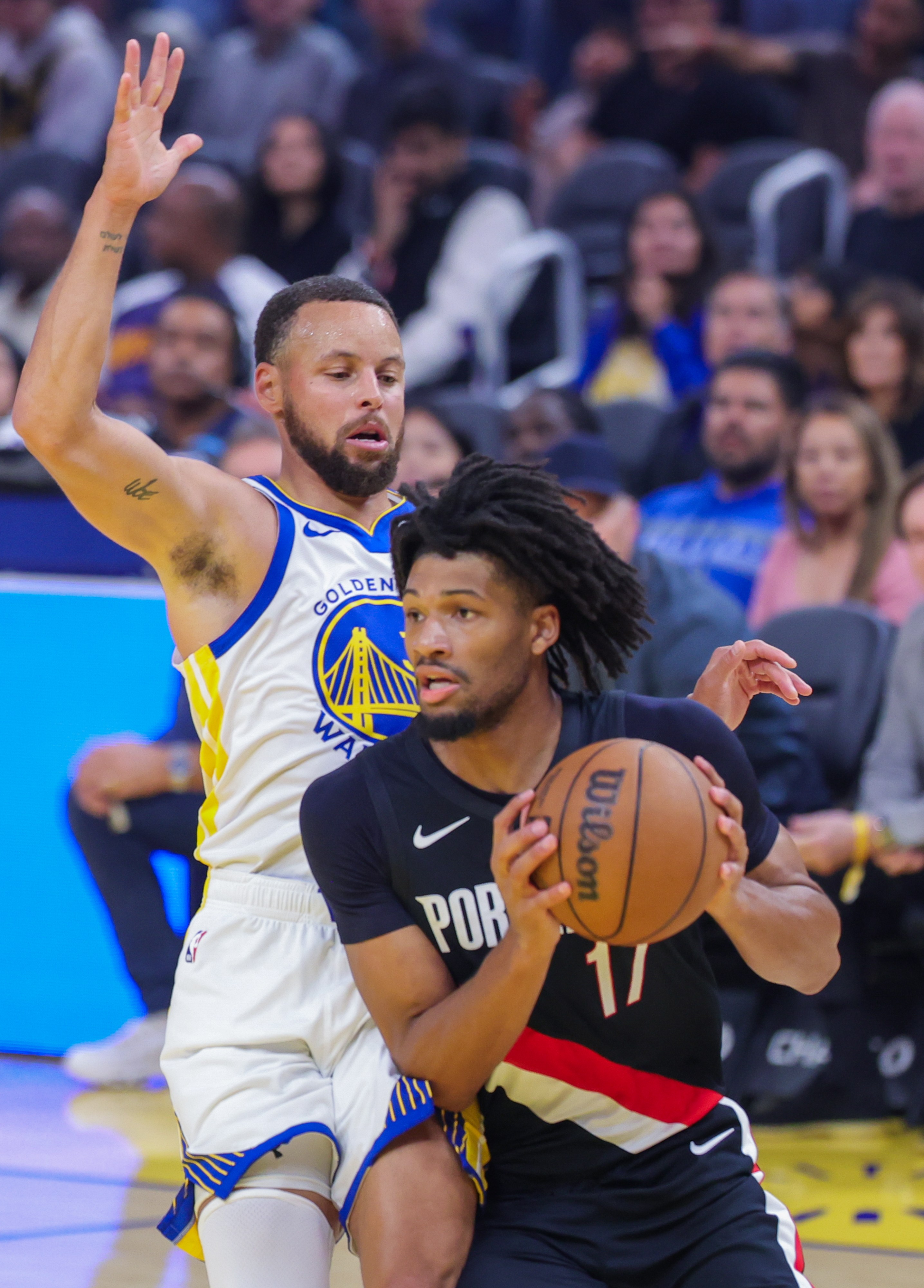 关于清晨达拉斯独行侠篮板制胜：NBA季后赛节点到来；赛场秩序良好；更衣室氛围转暖的信息